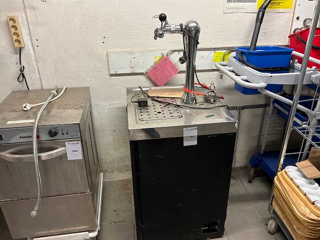 Tapkraan - afbeelding 1 van  7