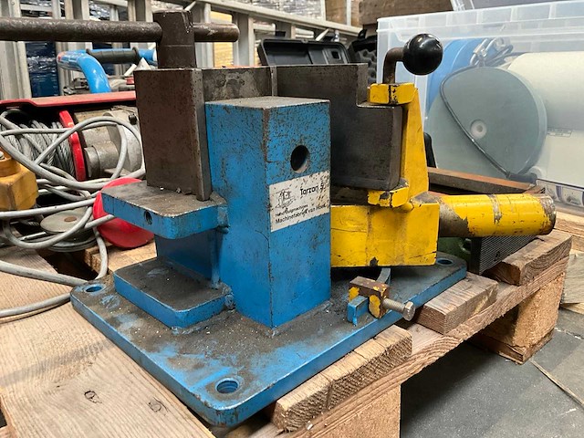 Tarzan 5 buigmachine - afbeelding 1 van  5