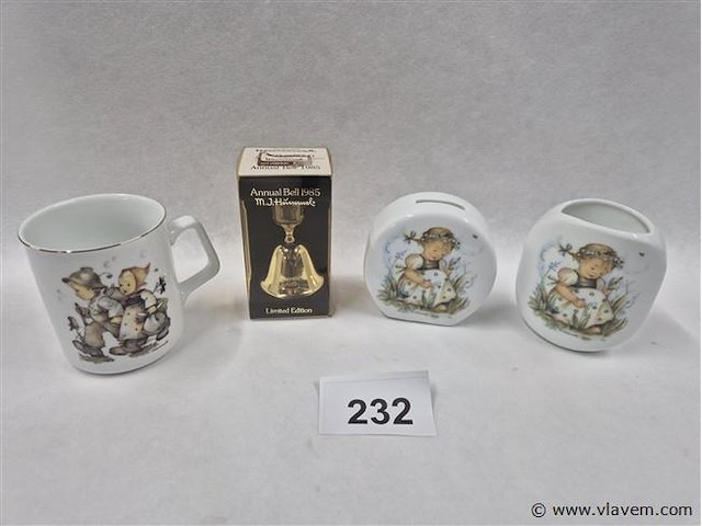 Tas, bel, spaarpot en vaasje - afbeelding 1 van  3