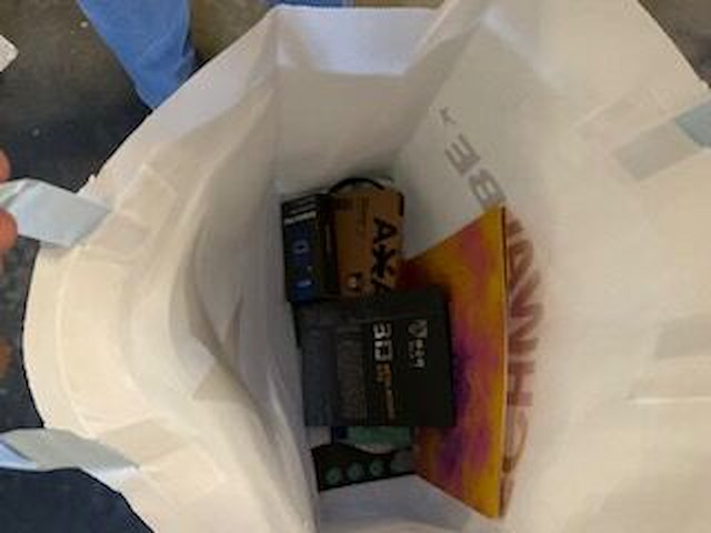 Tas met items suprisetas - afbeelding 1 van  1