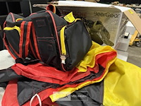 Tas met rode duivel-items - afbeelding 4 van  4