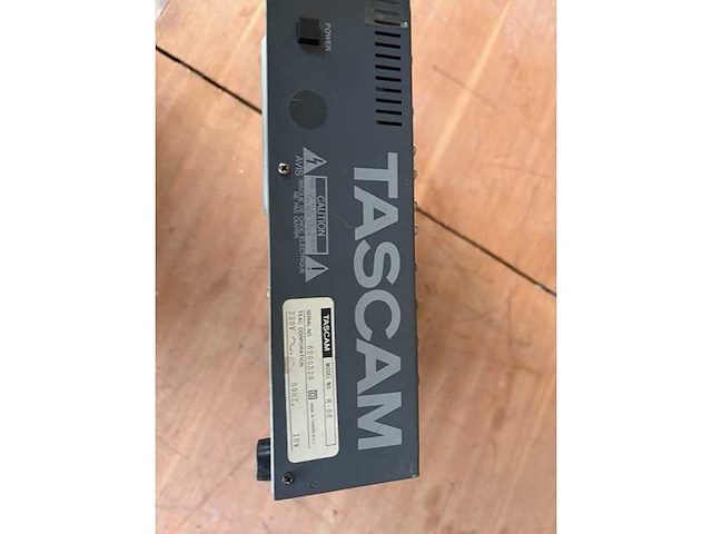 Tascam - analog mixing console - afbeelding 4 van  4