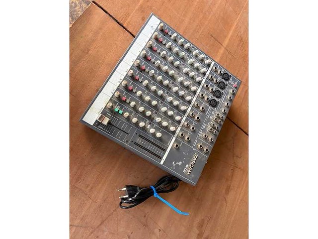 Tascam - analog mixing console - afbeelding 2 van  4