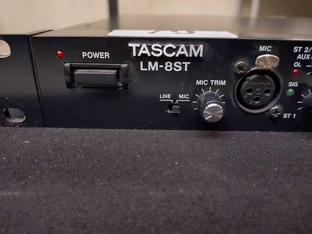 Tascam - lm-8st - analog mixing console - afbeelding 2 van  4