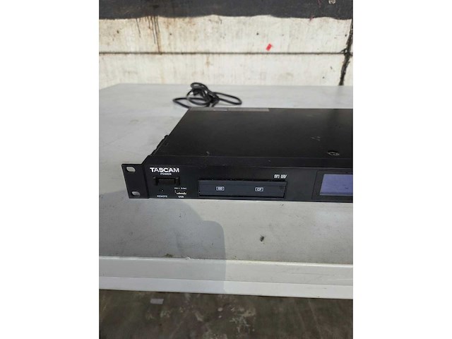 Tascam - stereo audio recorder - afbeelding 2 van  4