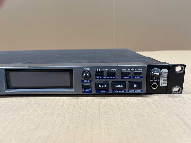 Tascam cd-01u pro cd/mp3 player - afbeelding 3 van  6