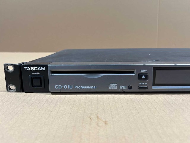 Tascam cd-01u pro cd/mp3 player - afbeelding 2 van  6