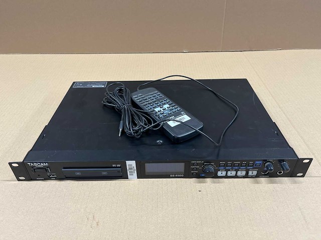 Tascam ss-r100 digital recorder w/remote tascam rc-ss2 - afbeelding 1 van  7