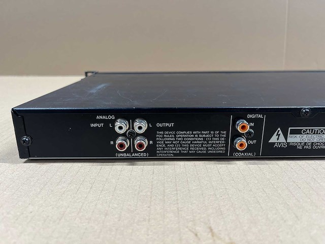 Tascam ss-r100 digital recorder w/remote tascam rc-ss2 - afbeelding 5 van  7
