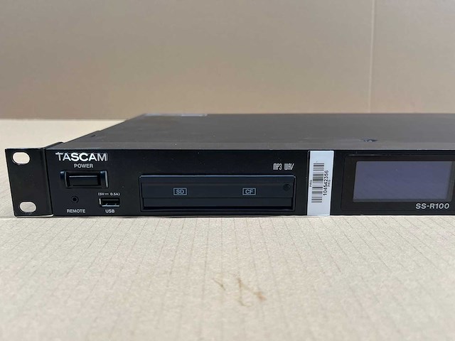 Tascam ss-r100 digital recorder w/remote tascam rc-ss2 - afbeelding 1 van  4