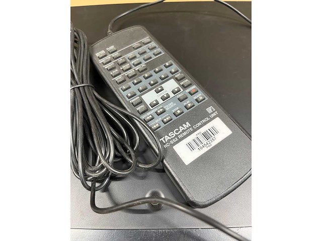 Tascam ss-r100 digital recorder w/remote tascam rc-ss2 - afbeelding 4 van  4