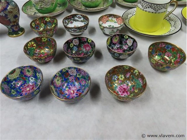 Tasjes, vaasjes en chinese potjes - afbeelding 2 van  5