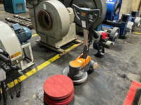 Taski ergodisc 400 vloerreingingsmachine - afbeelding 1 van  5