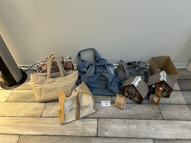 Tassen en decoratie - afbeelding 1 van  7