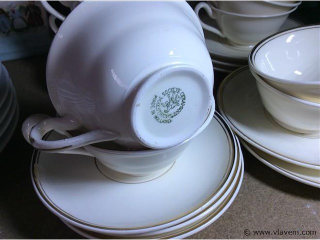 Tassen en ondertassen - afbeelding 2 van  2