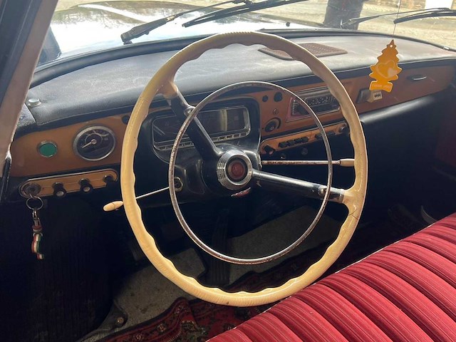 Tatra 603 2.5 v8 oldtimer - afbeelding 22 van  36