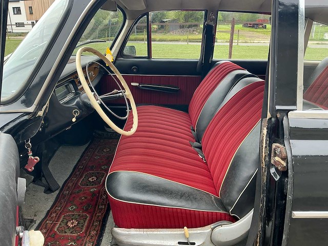 Tatra 603 2.5 v8 serie 2 oldtimer 1966 - afbeelding 9 van  63