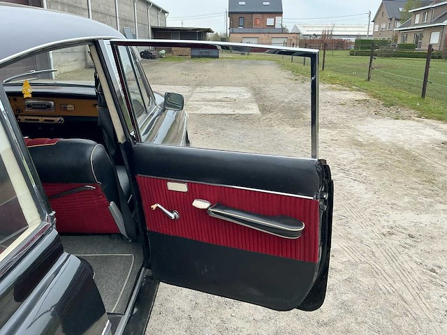 Tatra 603 2.5 v8 serie 2 oldtimer 1966 - afbeelding 24 van  63