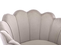 Taupe fluwelen schelpfauteuil van pascal morabito - afbeelding 4 van  8