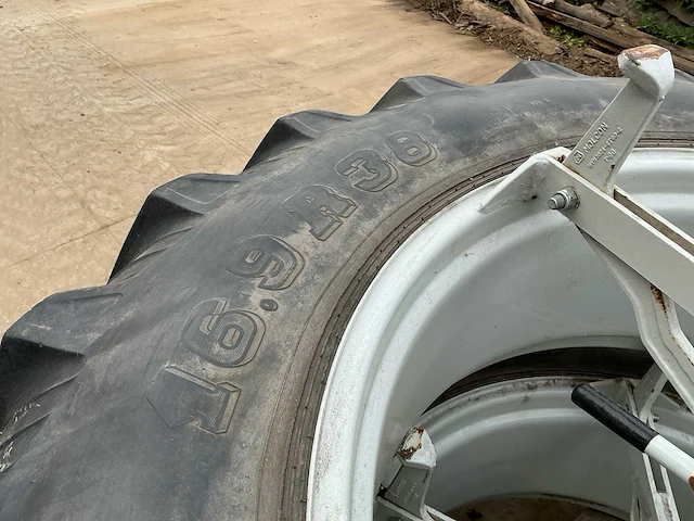 Taurus 16.9 r38 tractor banden - afbeelding 3 van  6