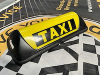 Taxibord/lamp + diverse taxi reclamedoeken (8x) - afbeelding 2 van  5