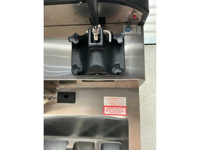 Taylor - c 606 - softijs en milkshake machine - afbeelding 6 van  9