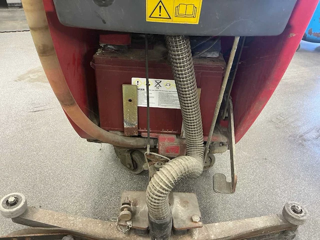 Tcm go 532 veegmachine - vloerschrobmachine - afbeelding 5 van  7
