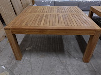 Teak tafel