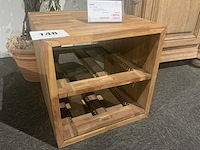 Teakhouten kubus met cd-houder - afbeelding 1 van  1