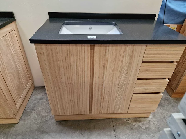 Teakline badkamermeubel dubai 100cm met 2 draaideuren greeploos - afbeelding 1 van  7