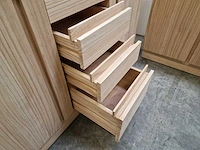 Teakline badkamermeubel dubai 150cm met 2 deuren + 3 laden - terrazzo waskom - afbeelding 4 van  6