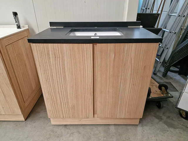 Teakline badkamermeubel dubai 90cm 2 draaideuren - graniet blad + porselein waskom - afbeelding 1 van  5