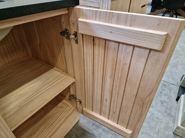 Teakline badkamermeubel dubai 90cm met 2 draaideuren greeploos - afbeelding 5 van  6
