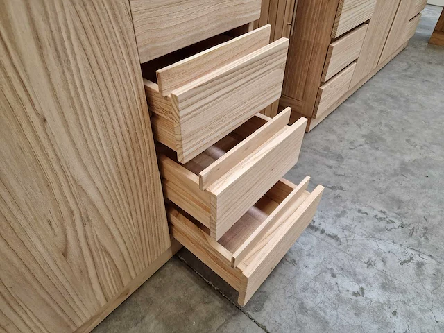 Teakline badkamermeubel singapore 130cm met 2 draaideuren + 4 laden greeploos - afbeelding 3 van  6