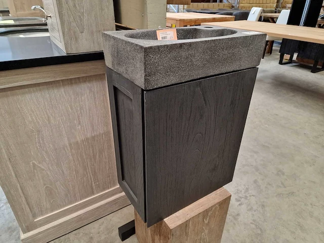 Teakline handwasser zwart met greeploze deur - terrazzo wasbak met kraangat - afbeelding 1 van  4