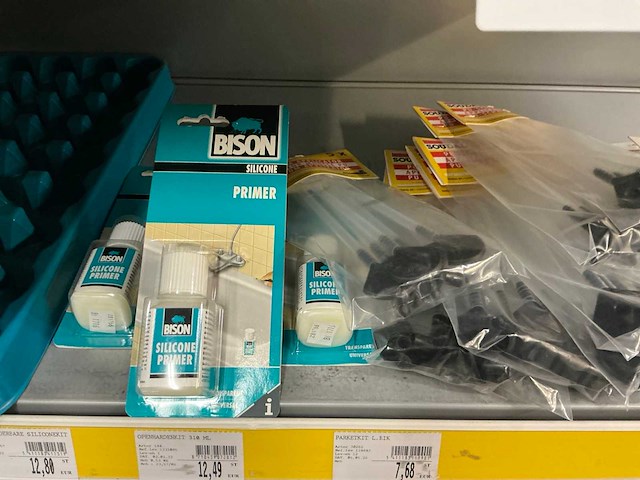 Tec7/soudal/bison diverse kit, lijmschuim en toebehoren (37x) - afbeelding 7 van  8