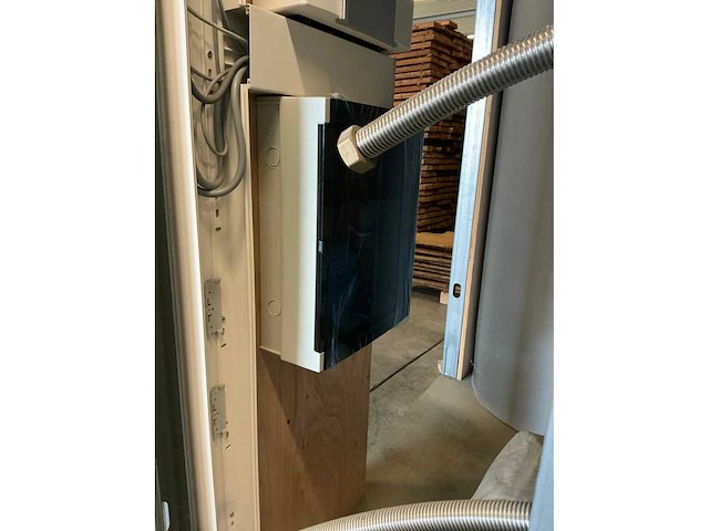Technical unit with water boiler, electrical, solar panel connection - afbeelding 13 van  15