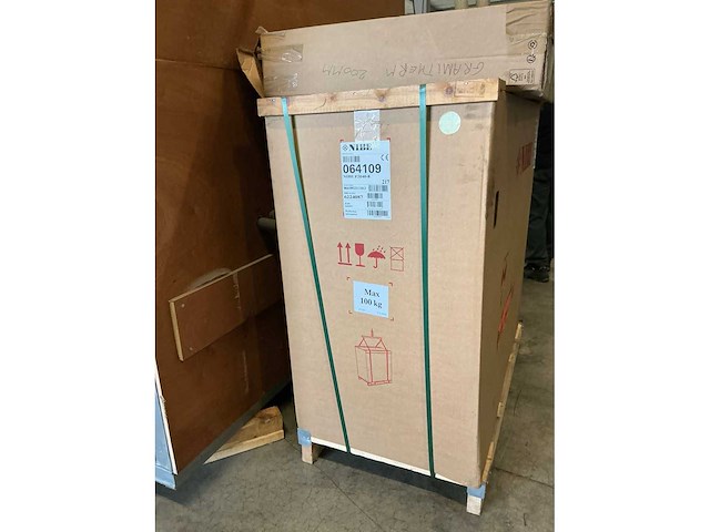 Technical unit with water boiler, electrical, solar panel connection - afbeelding 15 van  15