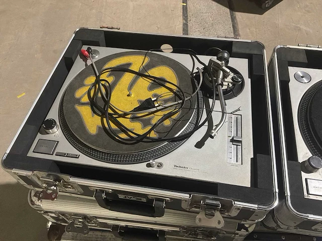 Technics - sl 1200mk2 - cd- & platenspeler (2x) - afbeelding 5 van  5