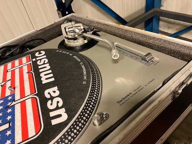 Technics sl1200 mk2 platenspeler - afbeelding 2 van  6
