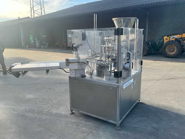 Techniplast automatische draaipotvullings-/verpakkingsmachine techniplast – automatische draaipotvullings- en verpakkingsmachine – yoghurt / voedingsproducten – roestvrij staal - afbeelding 11 van  22