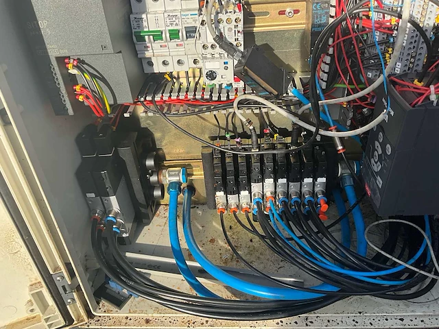 Techniplast automatische draaipotvullings-/verpakkingsmachine techniplast – automatische draaipotvullings- en verpakkingsmachine – yoghurt / voedingsproducten – roestvrij staal - afbeelding 20 van  22