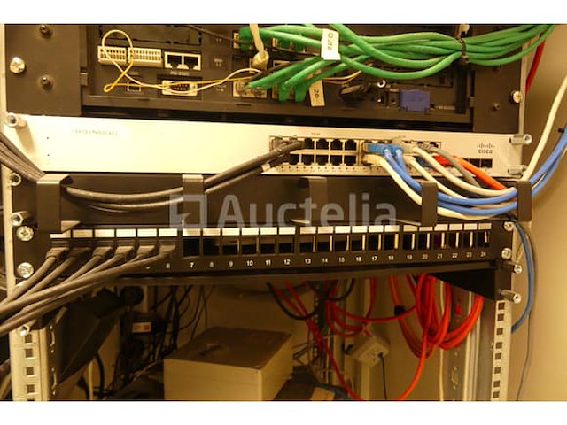 Technisch kabinet en inhoud - afbeelding 2 van  10