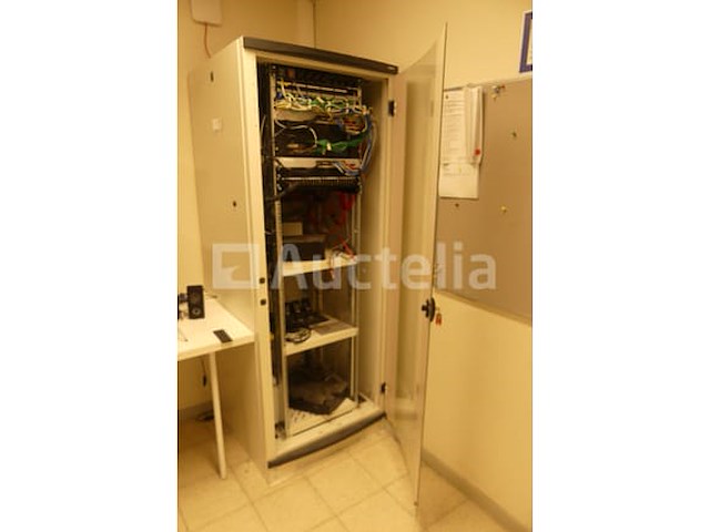 Technisch kabinet en inhoud - afbeelding 7 van  10