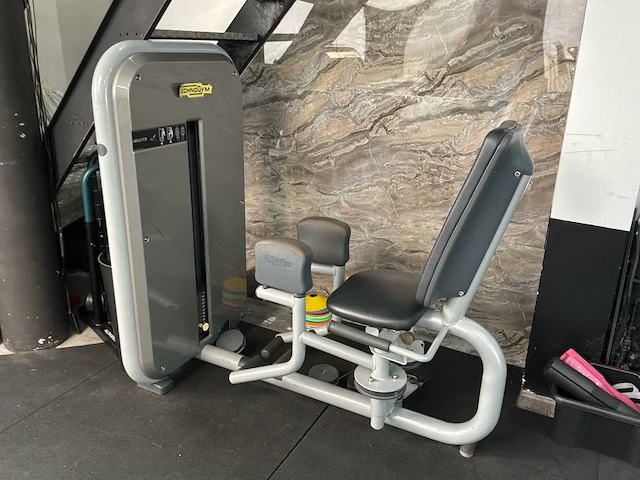 Technogym abductor andere krachttrainingsapparatuur - afbeelding 1 van  5