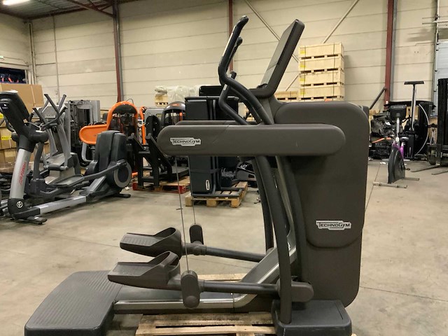 Technogym artis unity elliptical crosstrainer - afbeelding 1 van  4