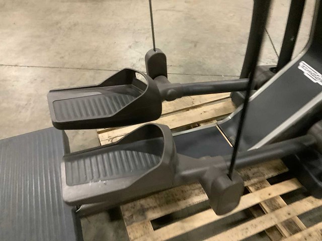 Technogym artis unity elliptical crosstrainer - afbeelding 1 van  3