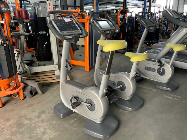 Technogym classic bike 700 led home trainer - afbeelding 2 van  4