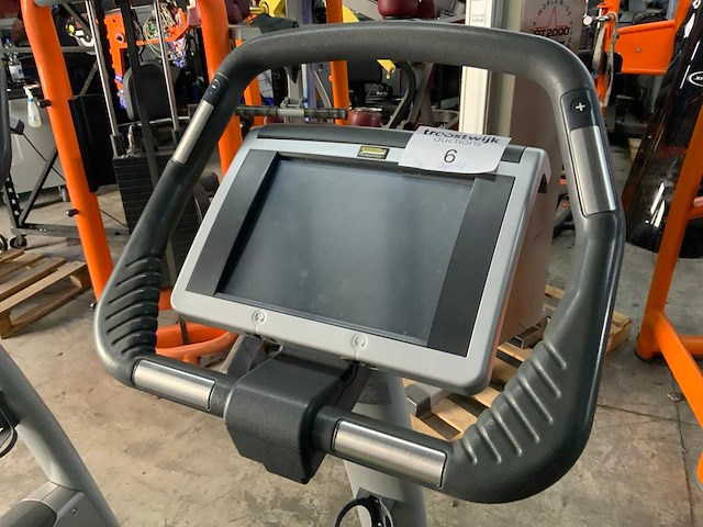 Technogym classic bike 700ie tv home trainer - afbeelding 4 van  5
