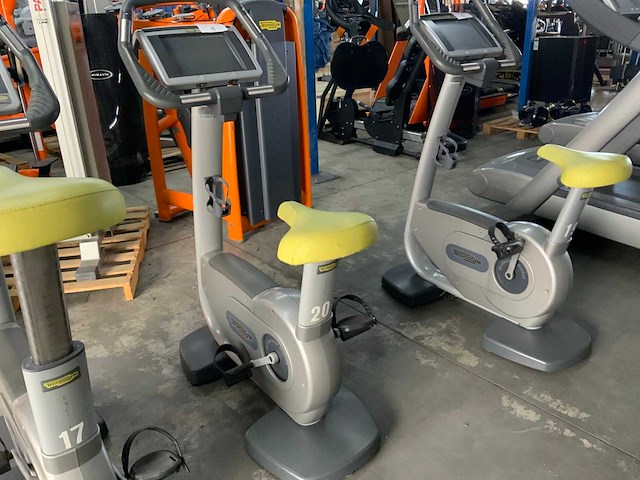 Technogym classic bike 700ie tv home trainer - afbeelding 5 van  5